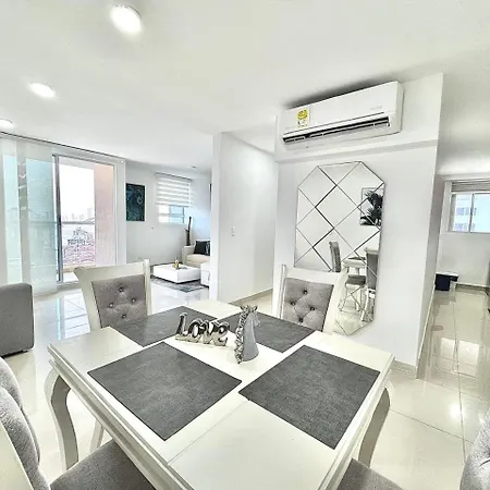 Excepcional En Zona De Negocios Apartamento *