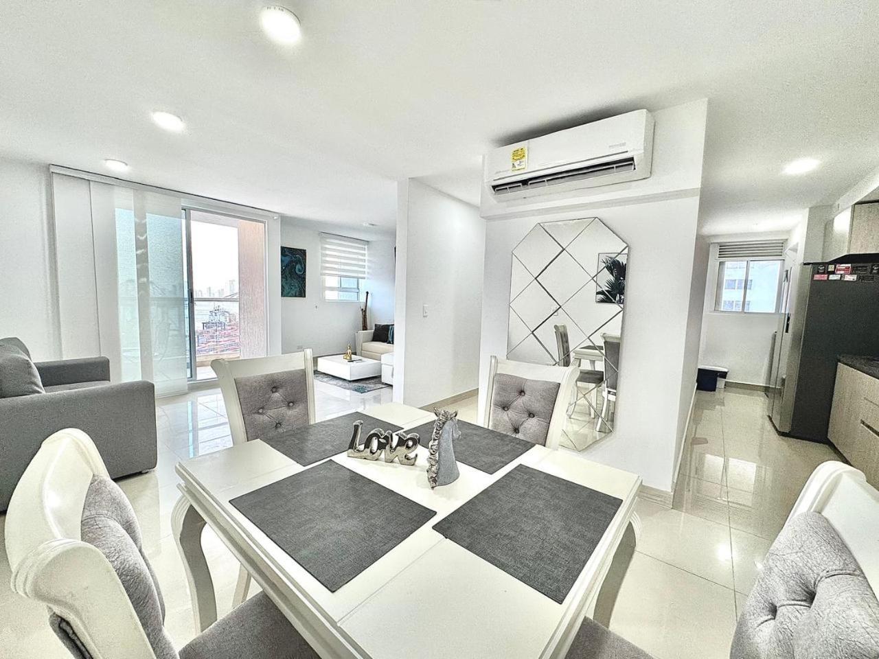 Excepcional Apartamento En Zona De Negocios Apartamento *