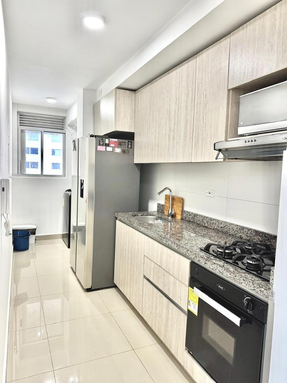 Excepcional Apartamento En Zona De Negocios *